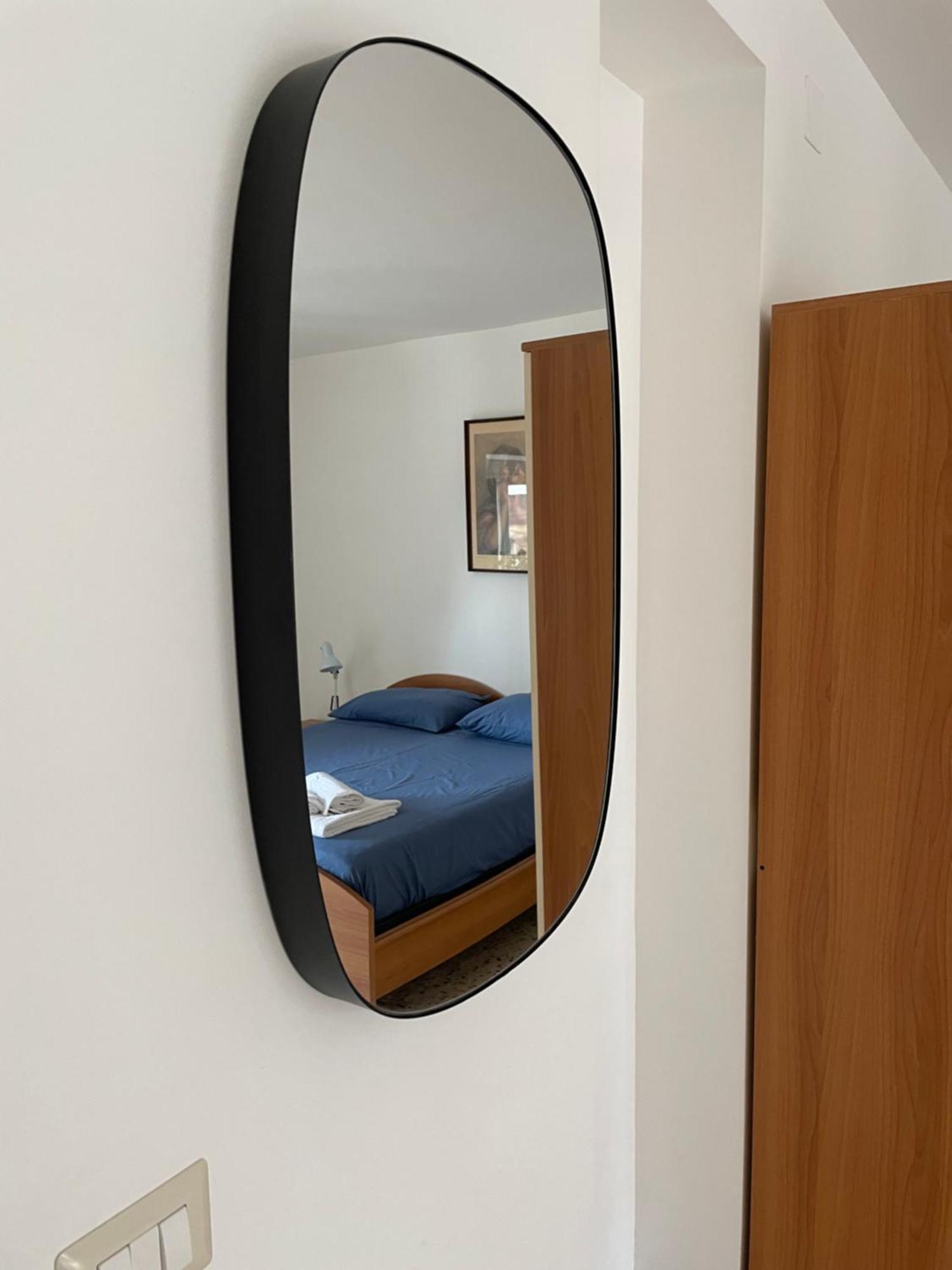 Lorenzo'S House Catania City Centre - Comfortable Large Apartment With 2 Bedrooms And 2 Baths, Close To Trains, Metro And Bus Station Buitenkant foto