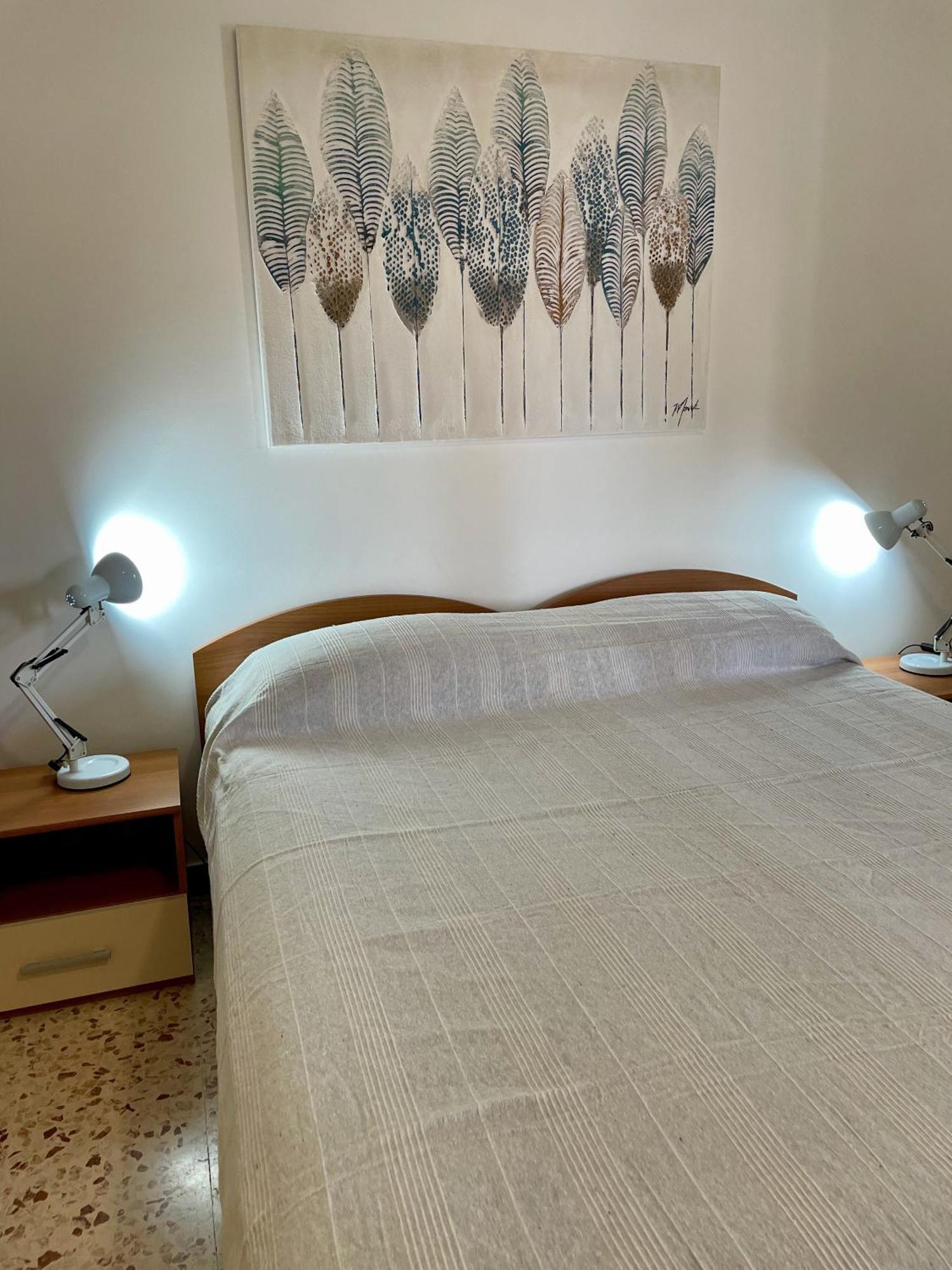 Lorenzo'S House Catania City Centre - Comfortable Large Apartment With 2 Bedrooms And 2 Baths, Close To Trains, Metro And Bus Station Buitenkant foto
